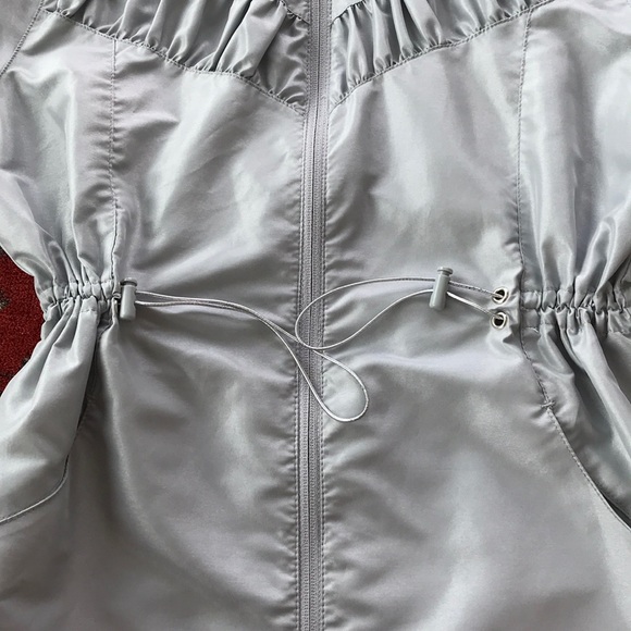 (SOLD) FILA Windbreaker - Picture 4 of 8